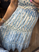 Load image into Gallery viewer, FLORAL MAXI DRESS