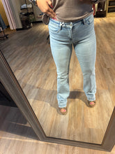 Load image into Gallery viewer, VERVET JESSICA MID RISE BOOTCUT