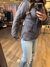 Load image into Gallery viewer, GREY QUILTED PULLOVER