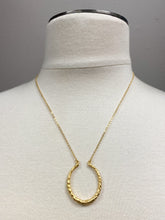 Load image into Gallery viewer, HAMMERED HORSESHOE NECKLACE