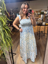 Load image into Gallery viewer, FLORAL MAXI DRESS