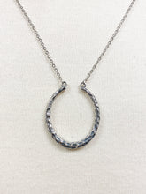 Load image into Gallery viewer, HAMMERED HORSESHOE NECKLACE
