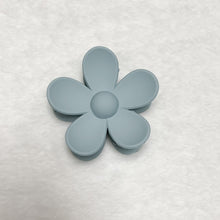Load image into Gallery viewer, LARGE FLOWER CLAW CLIPS