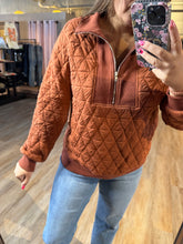 Load image into Gallery viewer, RUST QUILTED QUARTER ZIP