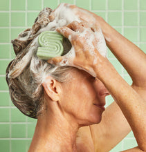 Load image into Gallery viewer, KITSCH TEA TREE & MINT CLARIFYING SHAMPOO BAR