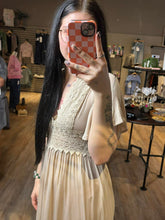 Load image into Gallery viewer, TAUPE LACE MIDI DRESS