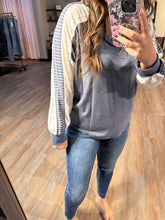 Load image into Gallery viewer, VINTAGE NAVY TOP