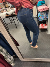 Load image into Gallery viewer, JUDY BLUE AURORA MID RISE TUMMY CONTROL JEAN
