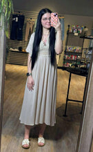 Load image into Gallery viewer, TAUPE LACE MIDI DRESS