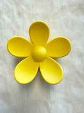 Load image into Gallery viewer, LARGE FLOWER CLAW CLIPS