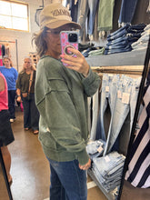 Load image into Gallery viewer, ARMY GREEN ACID WASH FLEECE LINED CREW