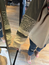 Load image into Gallery viewer, FLORAL + OLIVE COLOR BLOCK TOP