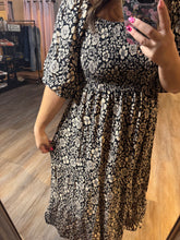 Load image into Gallery viewer, SMOCKED FLORAL PRINT DRESS