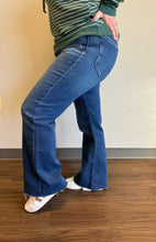 Load image into Gallery viewer, HIDDEN JEN HIGH RISE CROPPED FLARE JEAN