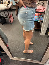 Load image into Gallery viewer, JUDY BLUE MINDY RIGID MAGIC SHORTS