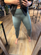 Load image into Gallery viewer, MOSS HIGH WAISTED LEGGINGS WITH POCKETS