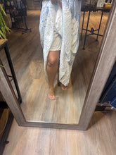 Load image into Gallery viewer, WHITE FLORAL MAXI SKIRT