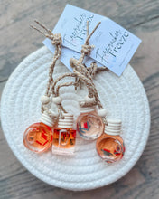 Load image into Gallery viewer, CAR FRAGRANCE DIFFUSER