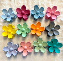 Load image into Gallery viewer, LARGE FLOWER CLAW CLIPS