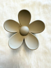 Load image into Gallery viewer, LARGE FLOWER CLAW CLIPS