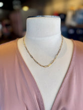 Load image into Gallery viewer, GOLD PAPERCLIP NECKLACE