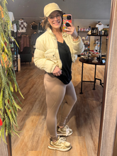 Load image into Gallery viewer, CROPPED CREAM PUFFER JACKET