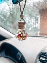 Load image into Gallery viewer, CAR FRAGRANCE DIFFUSER