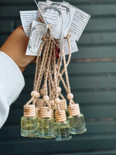 Load image into Gallery viewer, CAR FRAGRANCE DIFFUSER