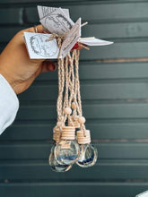 Load image into Gallery viewer, CAR FRAGRANCE DIFFUSER