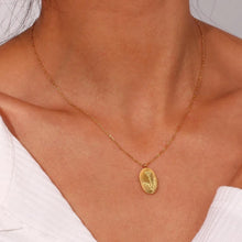 Load image into Gallery viewer, BIRTH FLOWER ENGRAVED NECKLACE