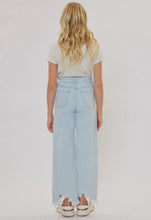 Load image into Gallery viewer, TWEEN HIGH RISE WIDE LEG LIGHT WASH

