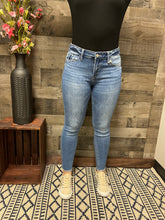 Load image into Gallery viewer, VERVET MANDY MID RISE CROP SKINNY
