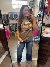 Load image into Gallery viewer, PUMPKIN PATCH GRAPHIC TEE
