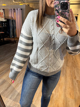 Load image into Gallery viewer, DIAMOND STRIPE SWEATER
