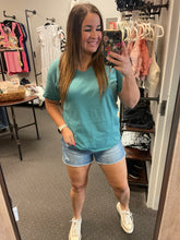 Load image into Gallery viewer, RELAXED BASIC TEE
