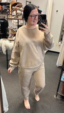 Load image into Gallery viewer, SAND SWEATSHIRT
