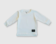 Load image into Gallery viewer, WHITE LONG SLEEVE STEP HEM TEE
