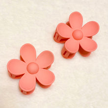 Load image into Gallery viewer, LARGE FLOWER CLAW CLIPS
