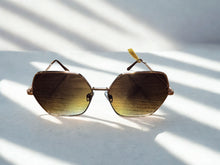 Load image into Gallery viewer, SUNGLASSES
