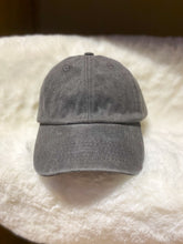 Load image into Gallery viewer, VINTAGE BASEBALL CAP
