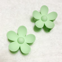 Load image into Gallery viewer, LARGE FLOWER CLAW CLIPS

