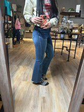 Load image into Gallery viewer, HIDDEN JEN HIGH RISE CROPPED FLARE JEAN
