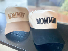 Load image into Gallery viewer, MOMMIN’ TRUCKER HAT

