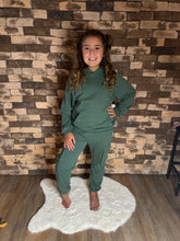 Load image into Gallery viewer, GREEN HOODIE AND SWEAT PANT SET
