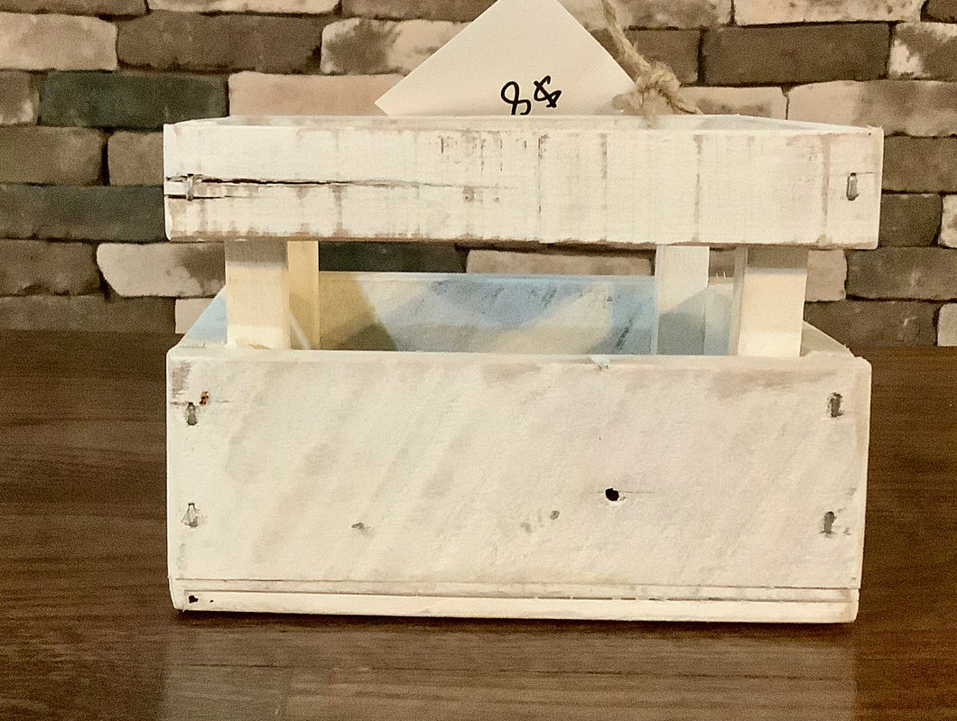 SMALL WHITE CRATE