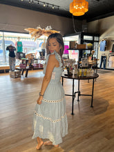 Load image into Gallery viewer, BLUE WOVEN MIDI DRESS
