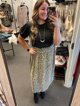 Load image into Gallery viewer, LEOPARD SKIRT

