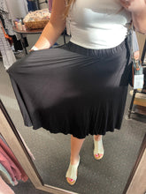 Load image into Gallery viewer, BLACK CLASSIC MIDI SKIRT
