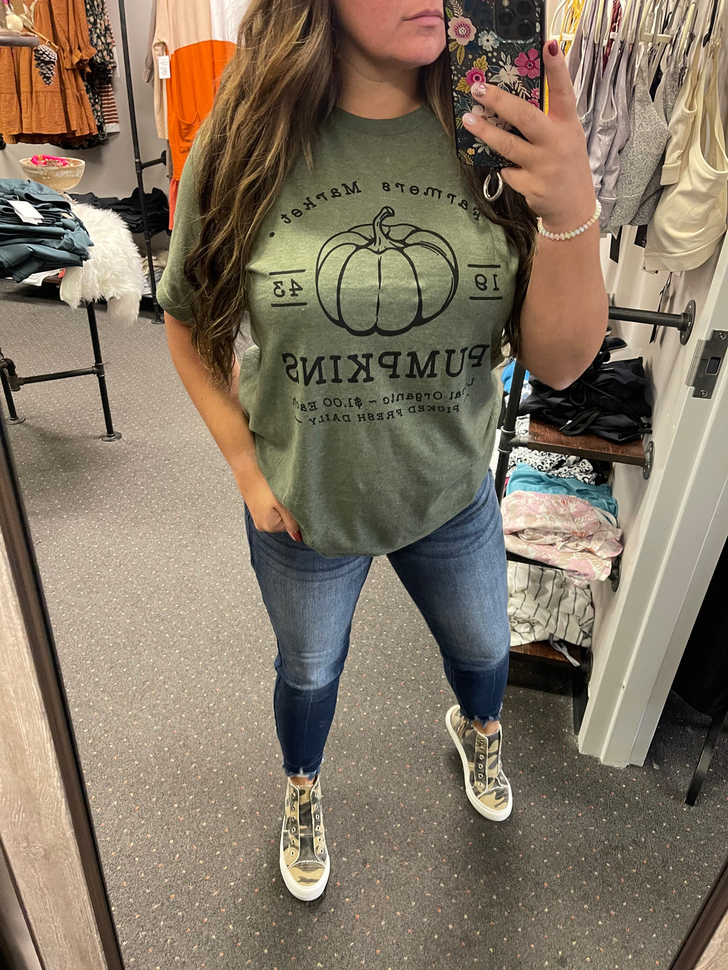 FARMERS MARKET GRAPHIC TEE