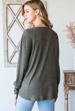 Load image into Gallery viewer, OLIVE RIBBED VNECK TOP
